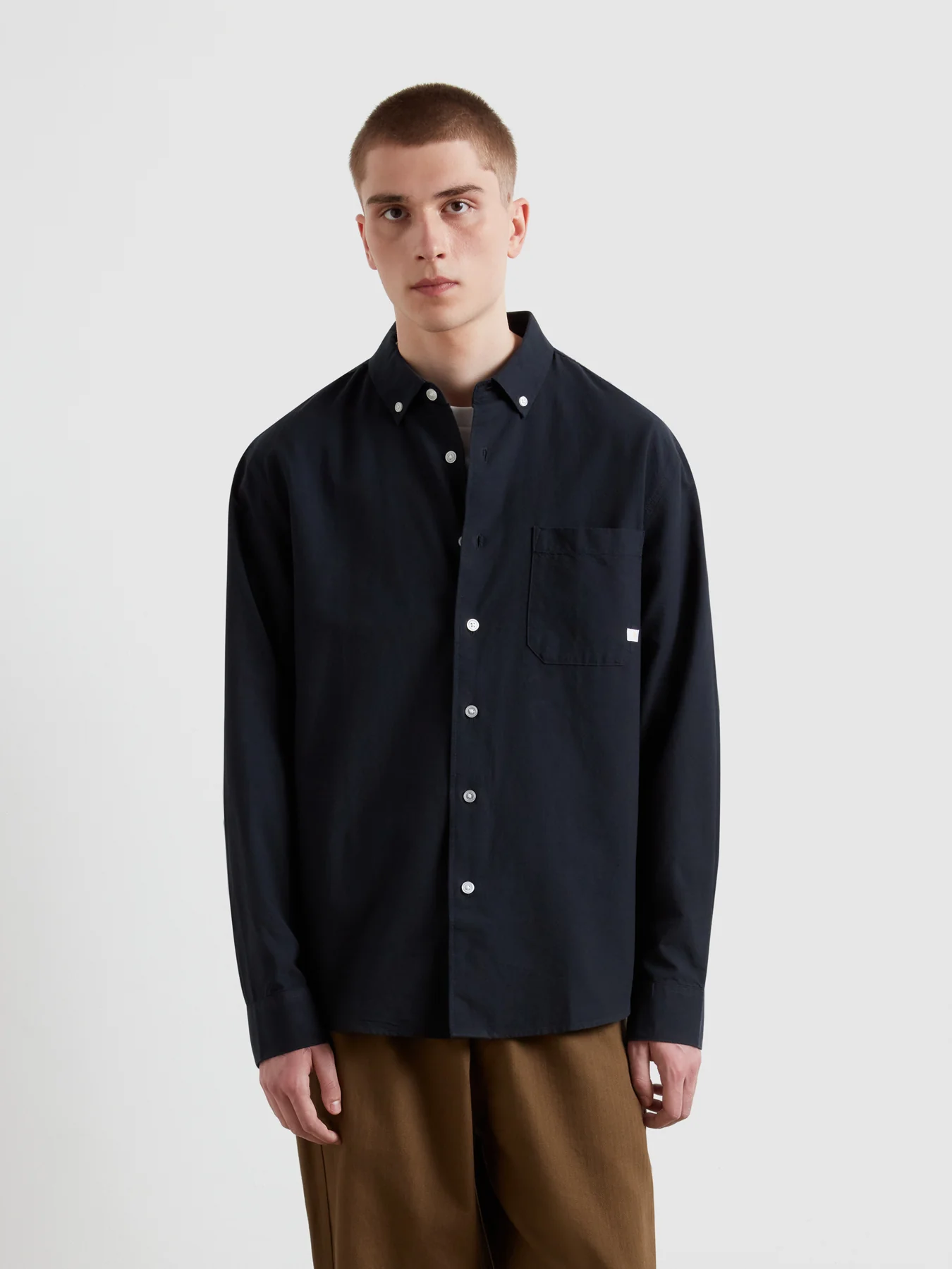 Brewer Box Fit Oxford Shirt In True Navy