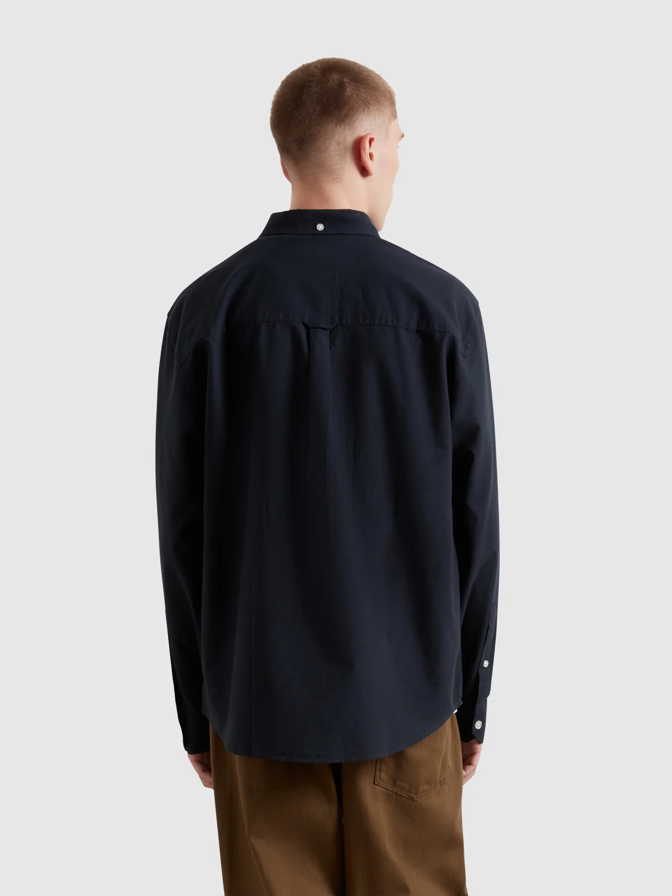 Brewer Box Fit Oxford Shirt In True Navy - Image 3