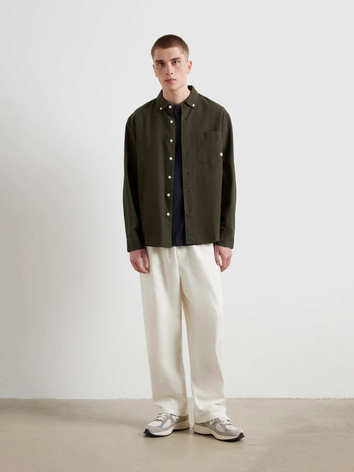 Brewer Box Fit Oxford Shirt In Evergreen - Image 2
