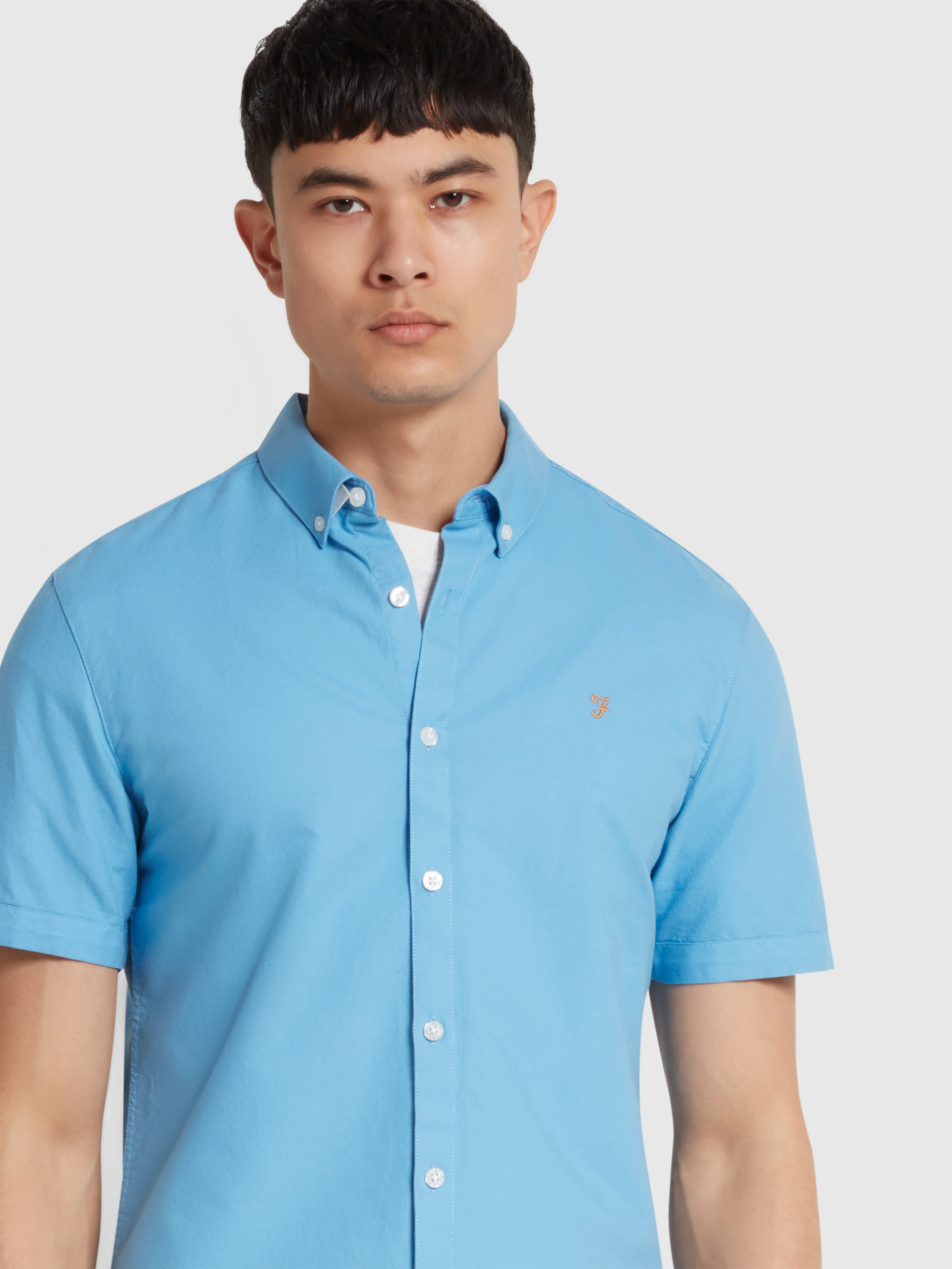 Brewer Short Sleeve Oxford Shirt In Arctic Blue - Image 3