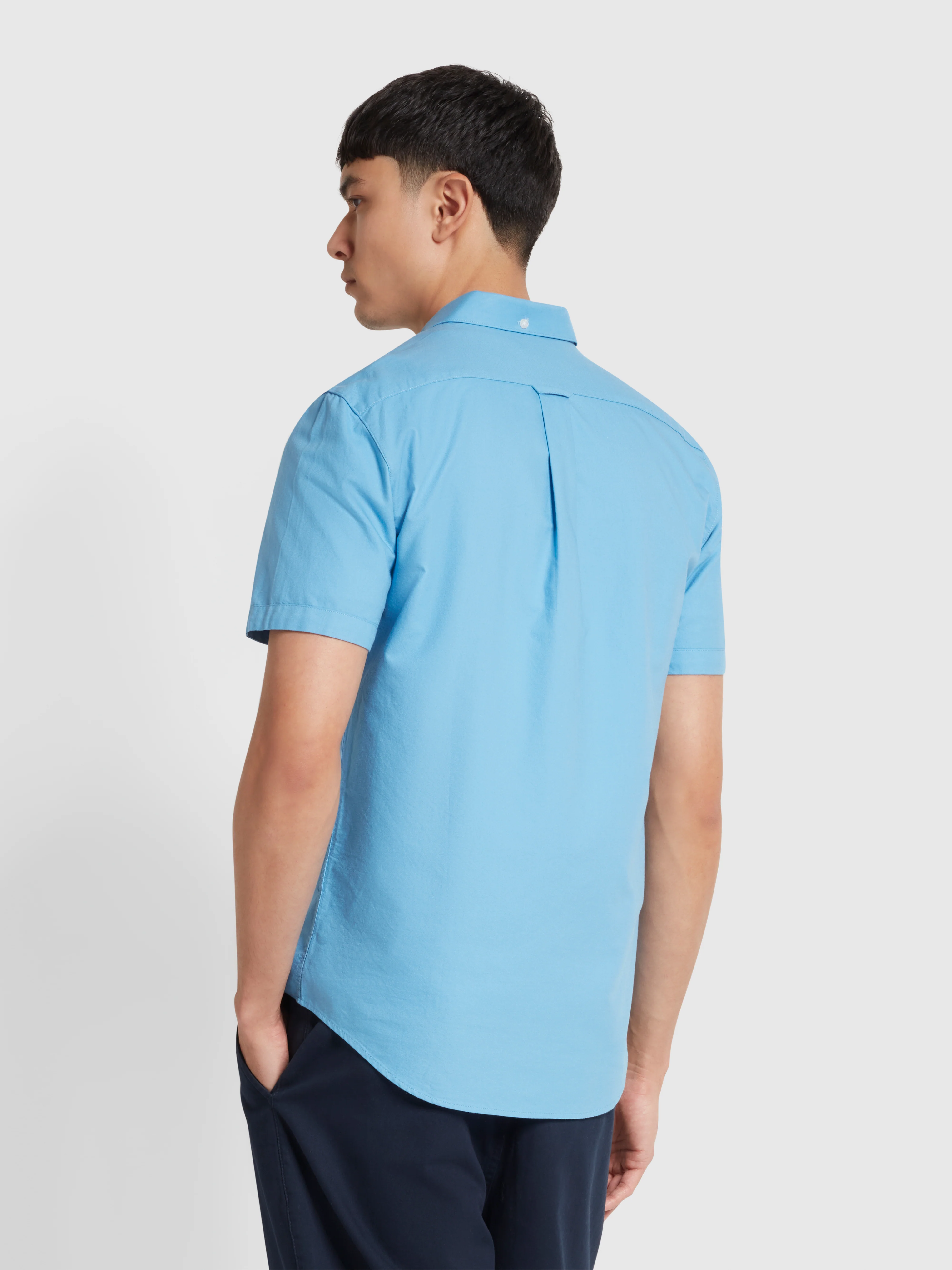 Brewer Short Sleeve Oxford Shirt In Arctic Blue - Image 4