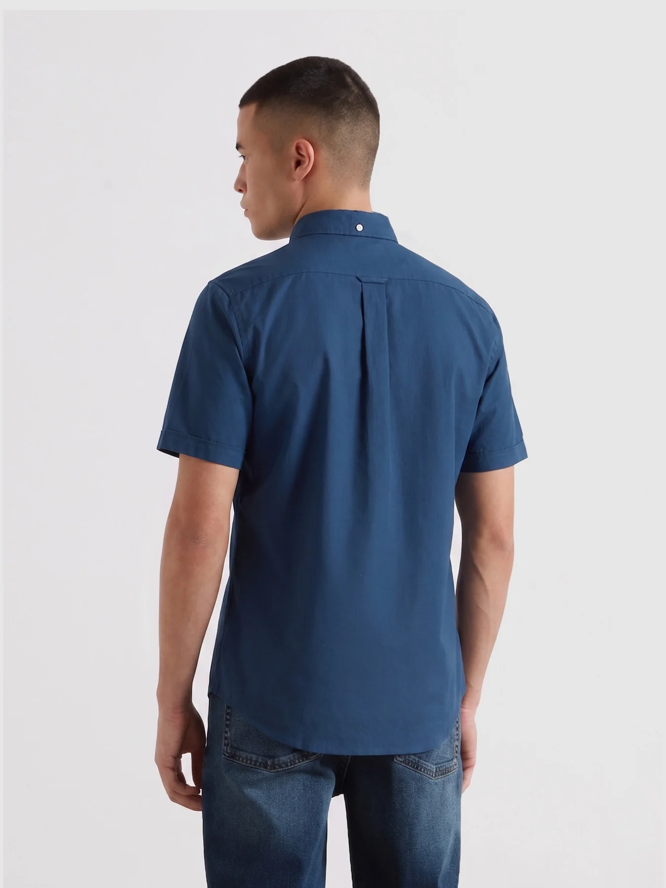 Brewer Short Sleeve Oxford Shirt In Aegean Blue - Image 3
