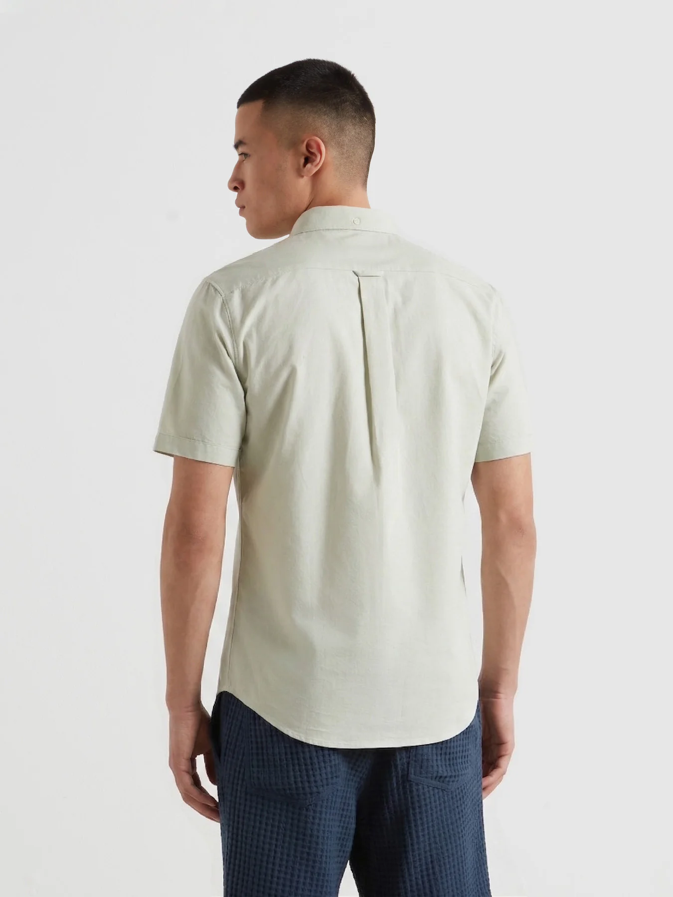 Brewer Short Sleeve Oxford Shirt In Soft Green - Image 3
