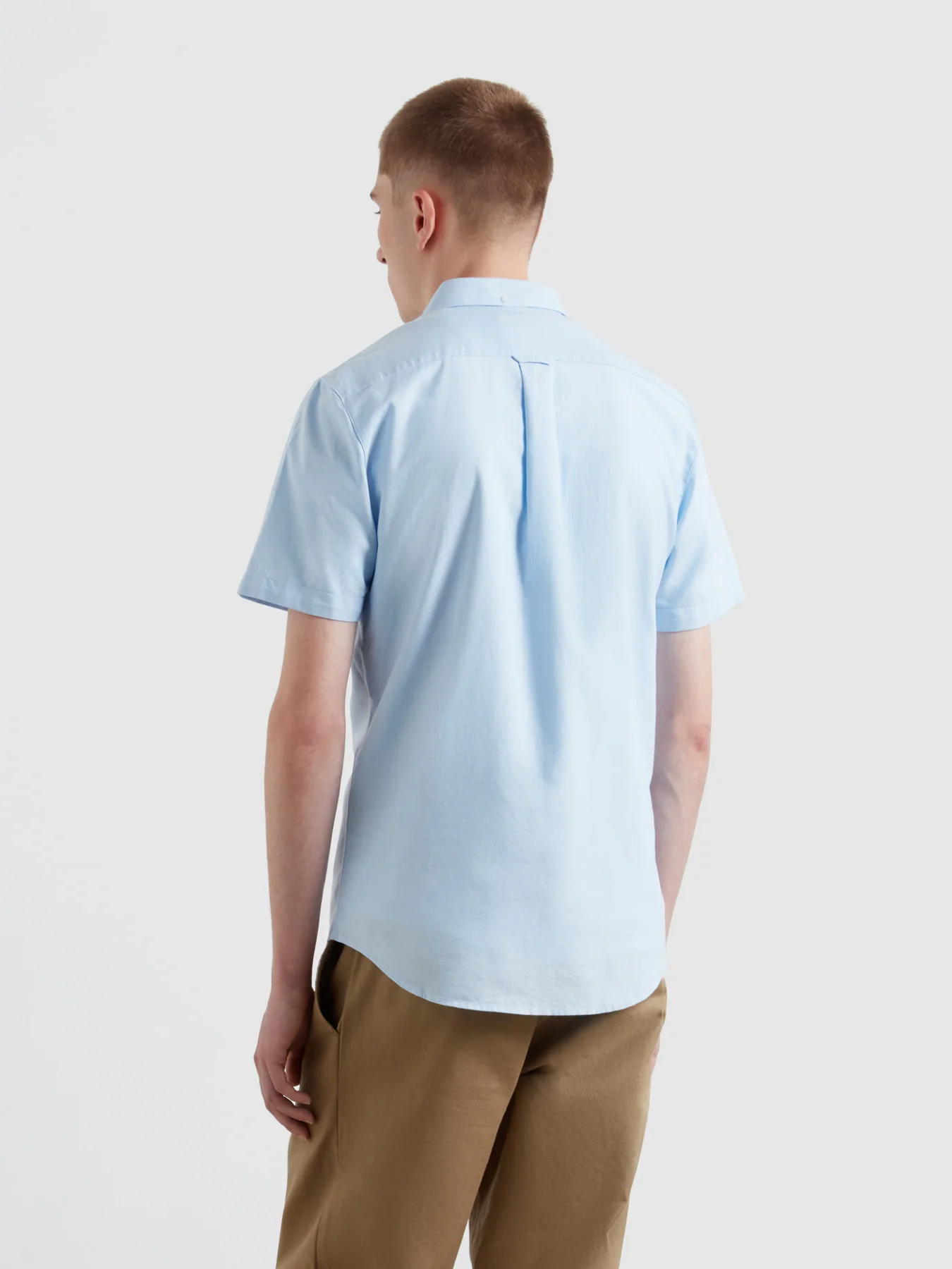 Brewer Short Sleeve Oxford Shirt In Sky Blue - Image 3