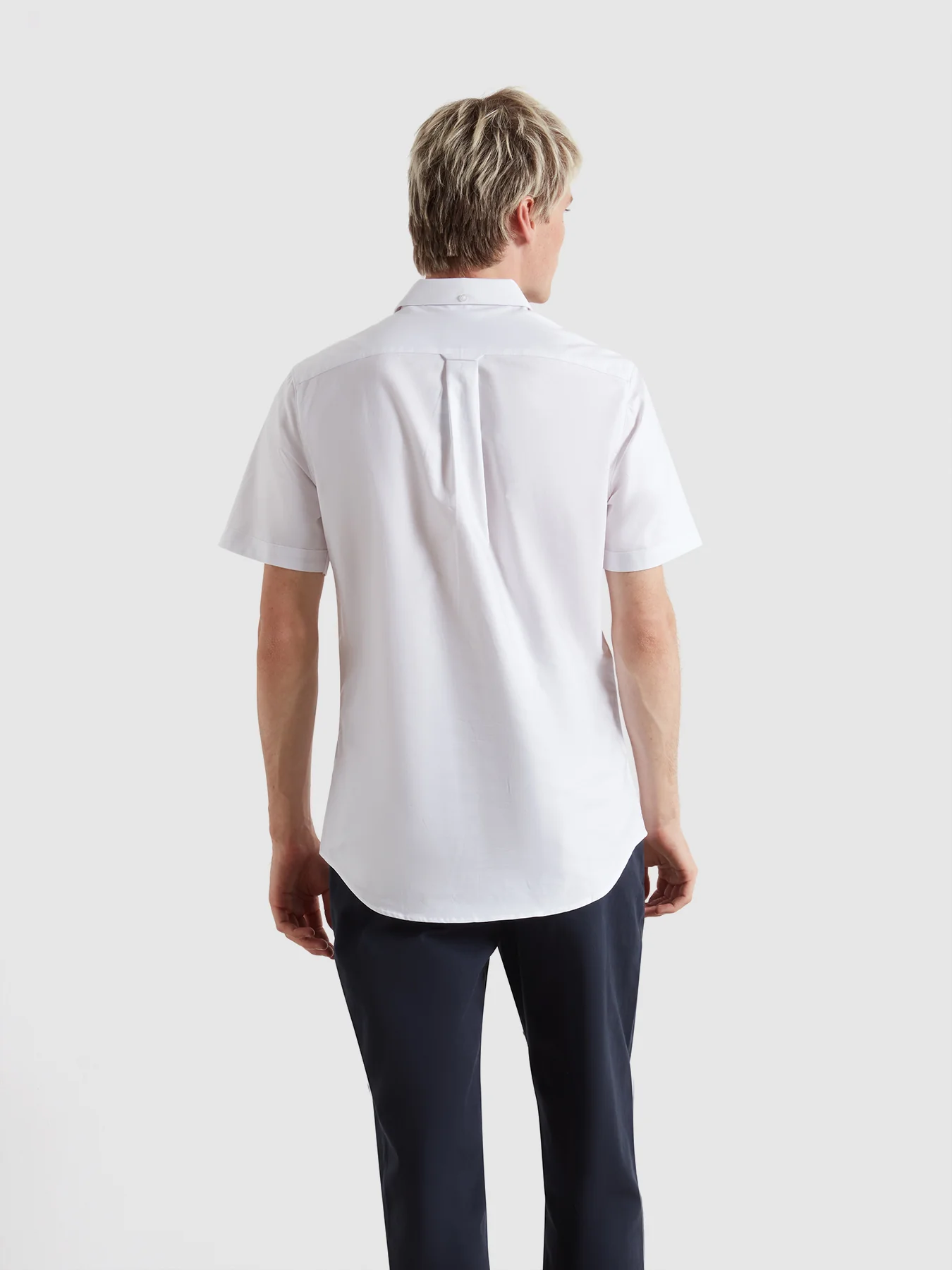 Brewer Short Sleeve Oxford Shirt In White - Image 3