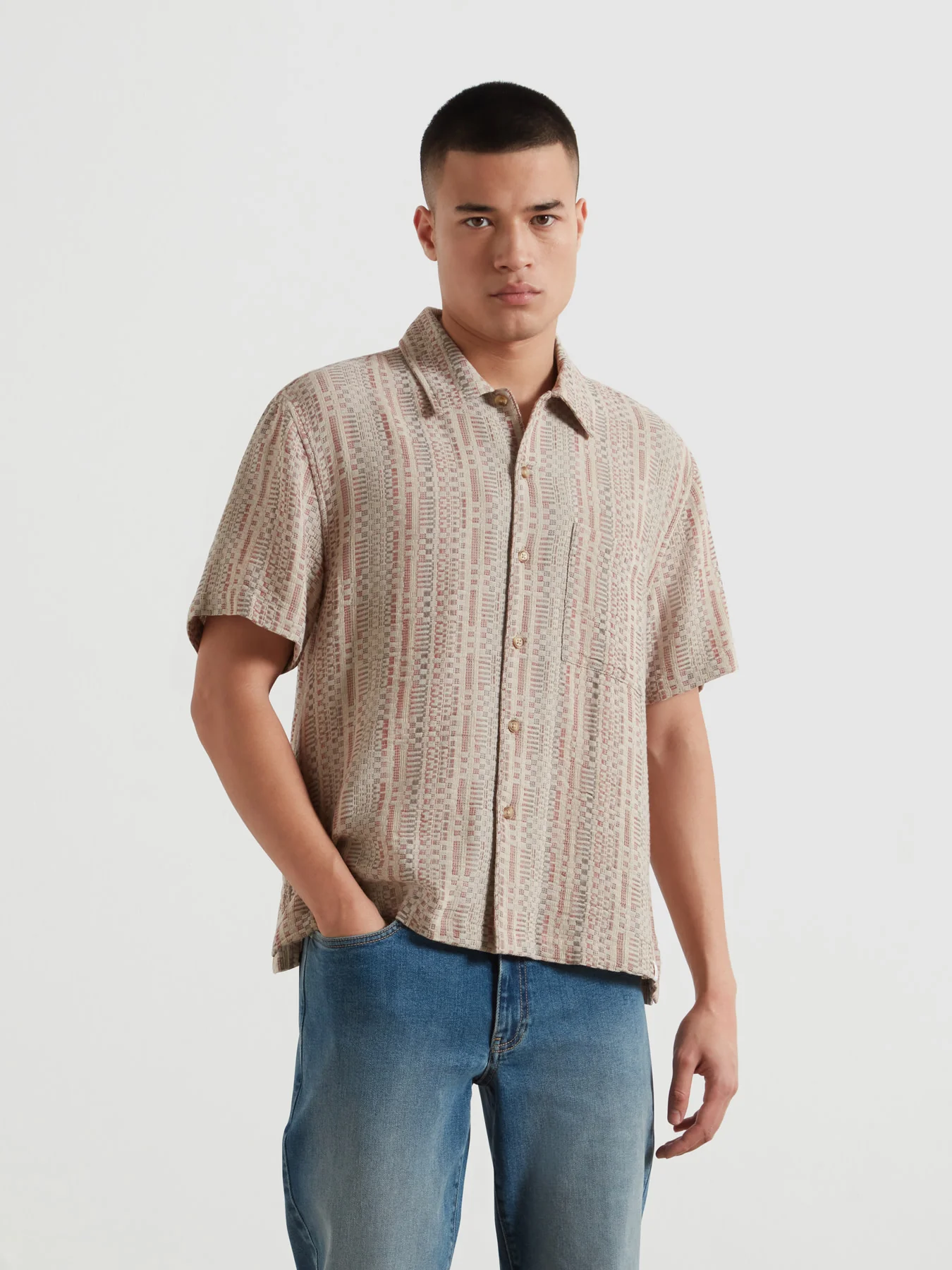 Clarence Jacquard Short Sleeve Shirt In Dusty Red - Image 3