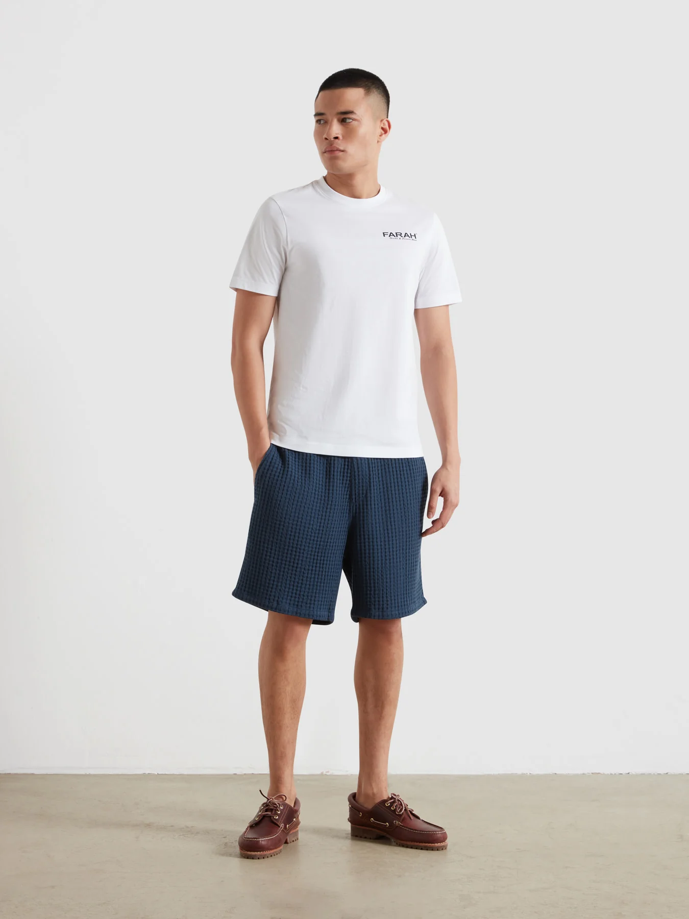Clissold Graphic T-Shirt In White - Image 2