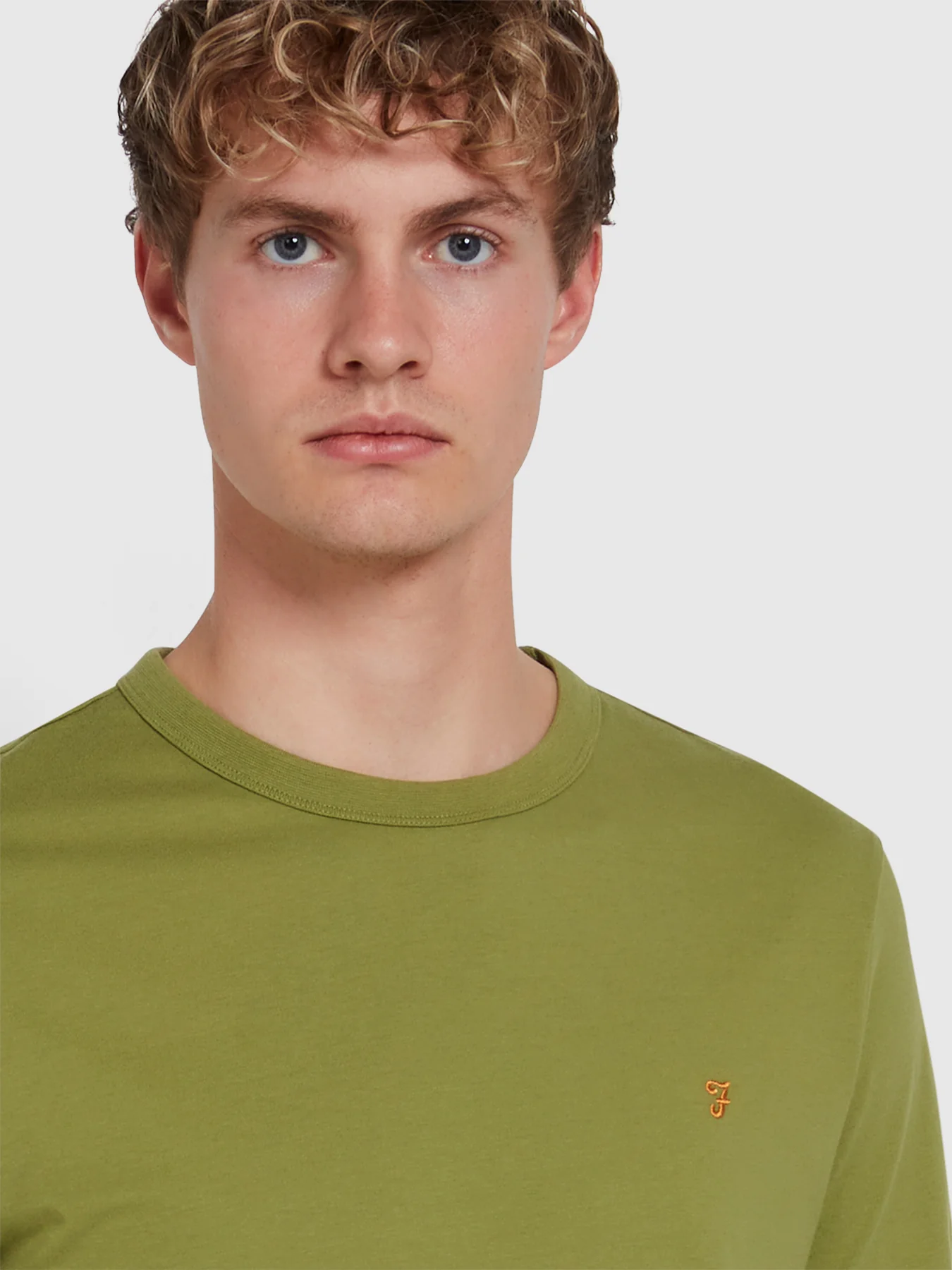 Ellis T-Shirt In Moss Green - Image 4