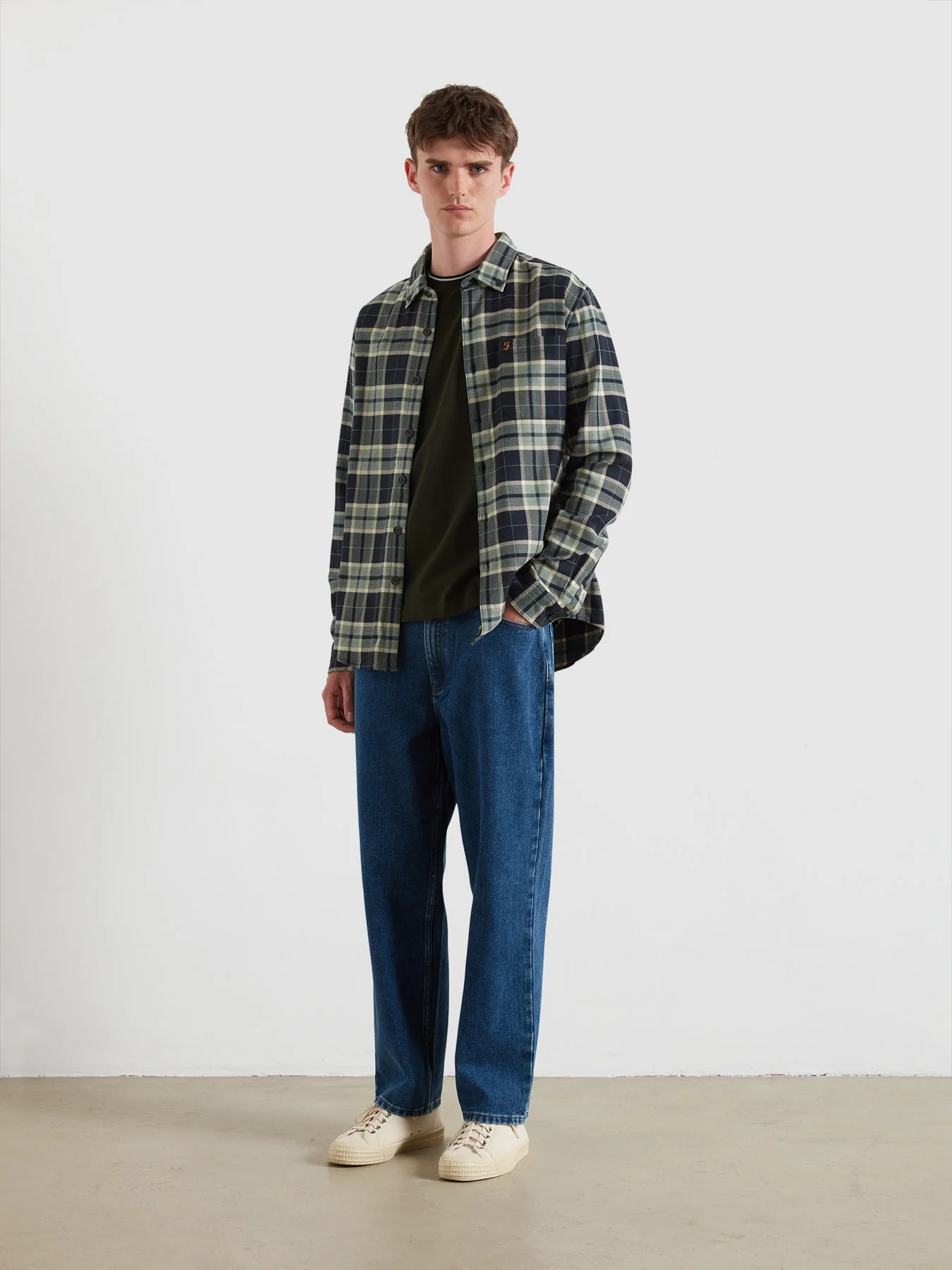 Elton Tipped Pique T-Shirt In Evergreen - Image 2