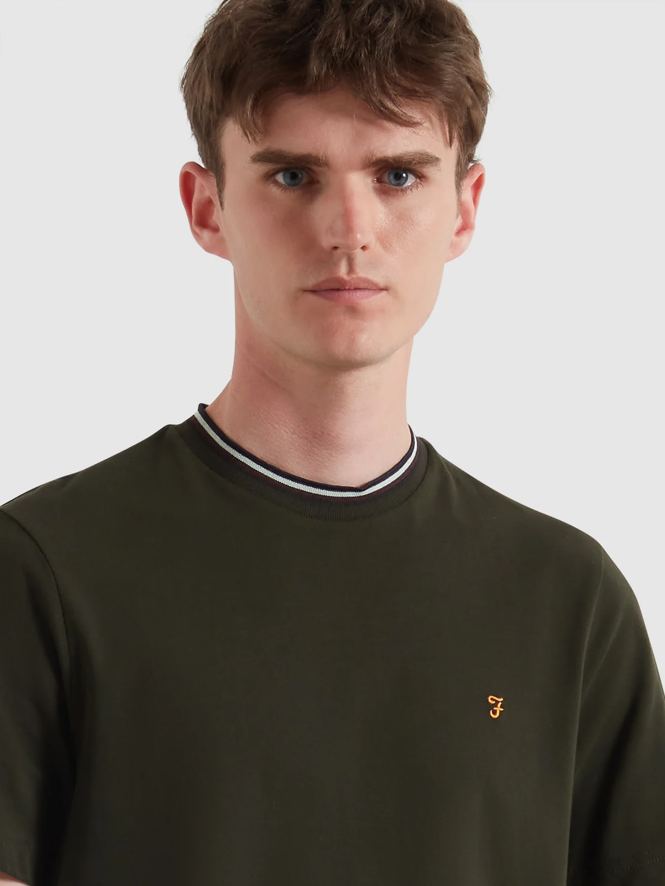 Elton Tipped Pique T-Shirt In Evergreen - Image 4