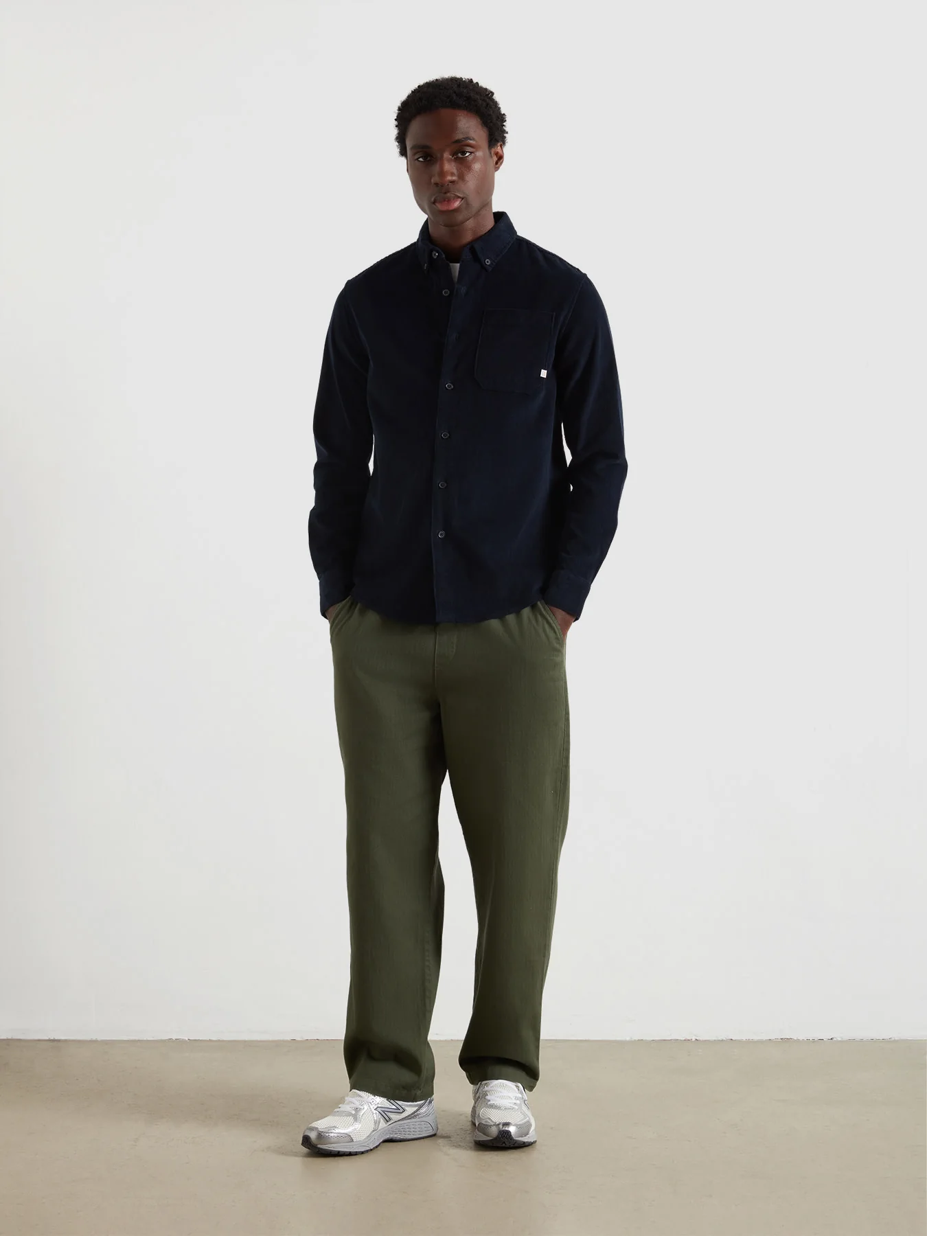 Greenport Loose Fit Herringbone Trousers In Rosemary