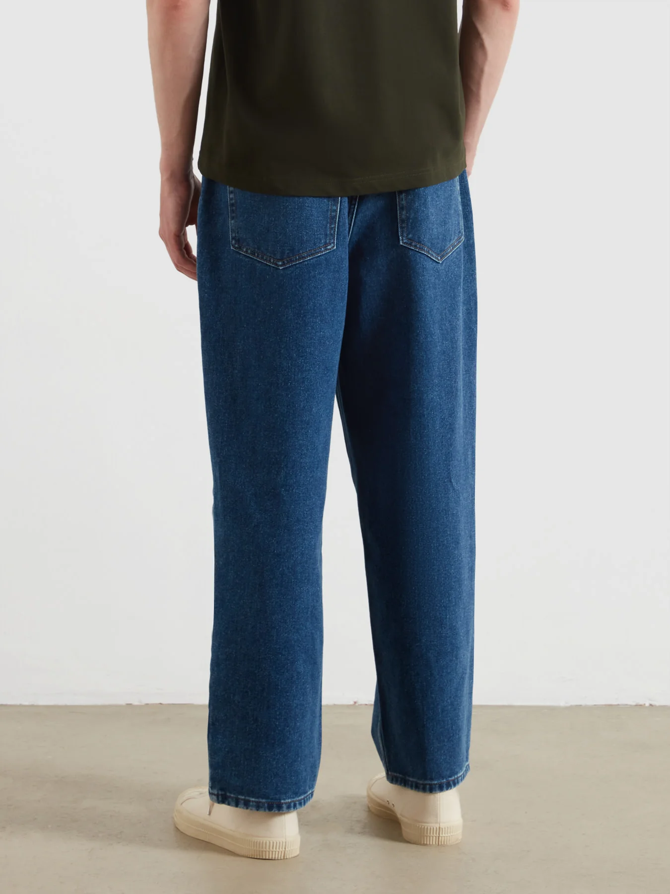 Greenport Loose Fit Jeans In Vintage Wash - Image 3