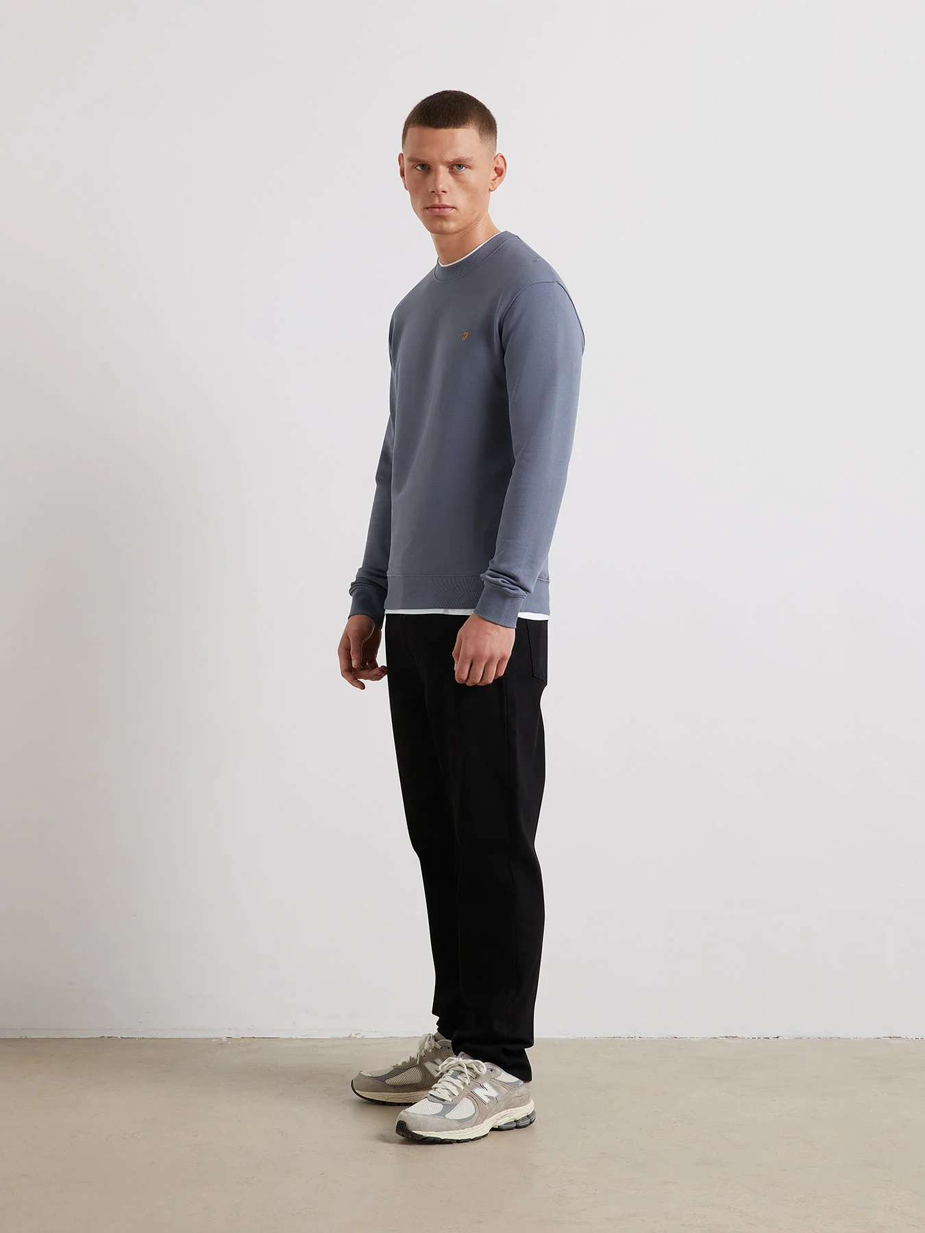 Hanbury Crew Neck Sweatshirt In Battleship Blue - Image 2