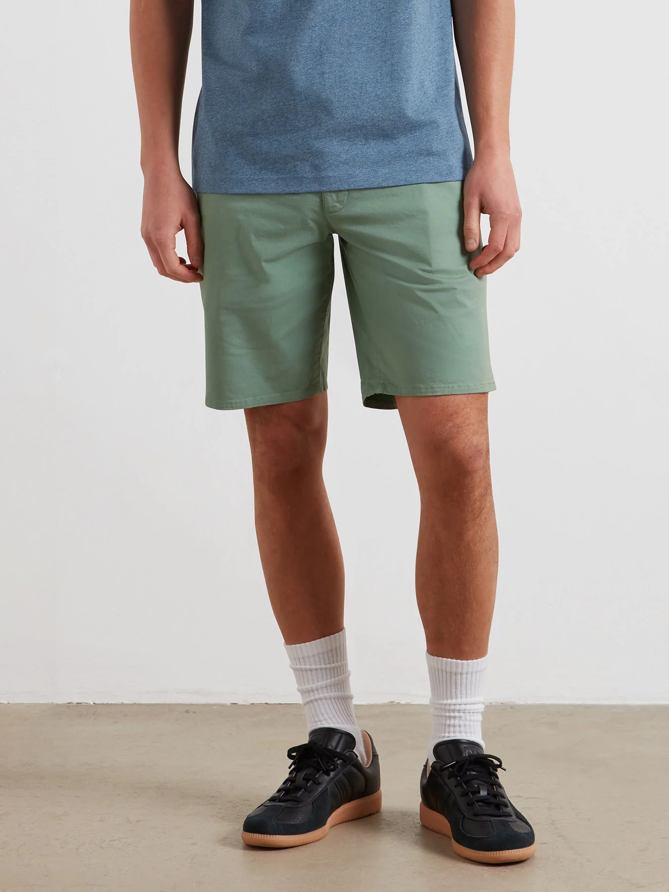 Hawk Garment Dyed Twill Shorts In Farah Jade - Image 2