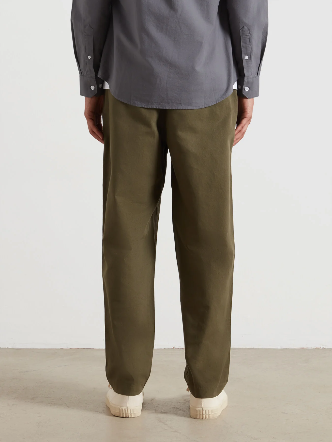 Hawtin Relaxed Tapered Fit Full Length Trousers In Olive Green - Image 3