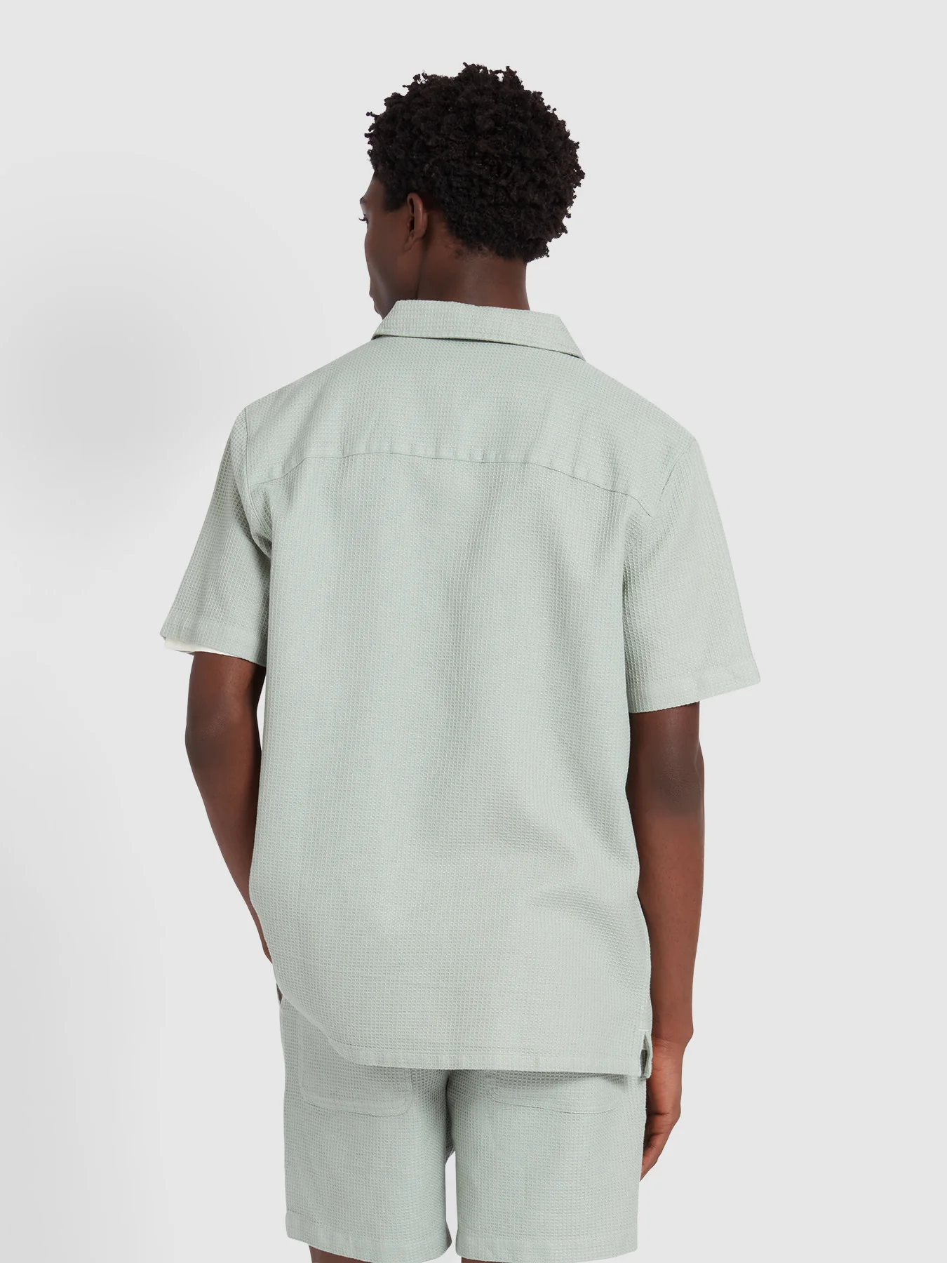 Judson Short Sleeve Waffle Shirt In Grove Green - Image 3