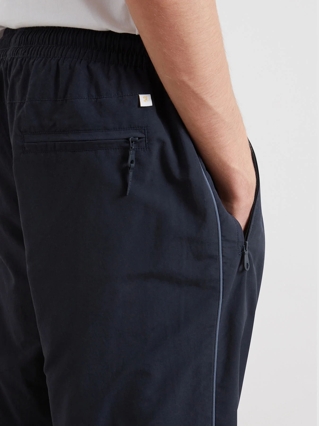 Mossley Jogger In True Navy - Image 4