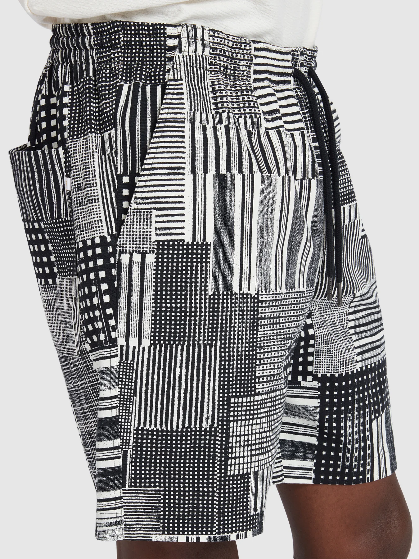 Redwald Archive Print Shorts In Black - Image 4