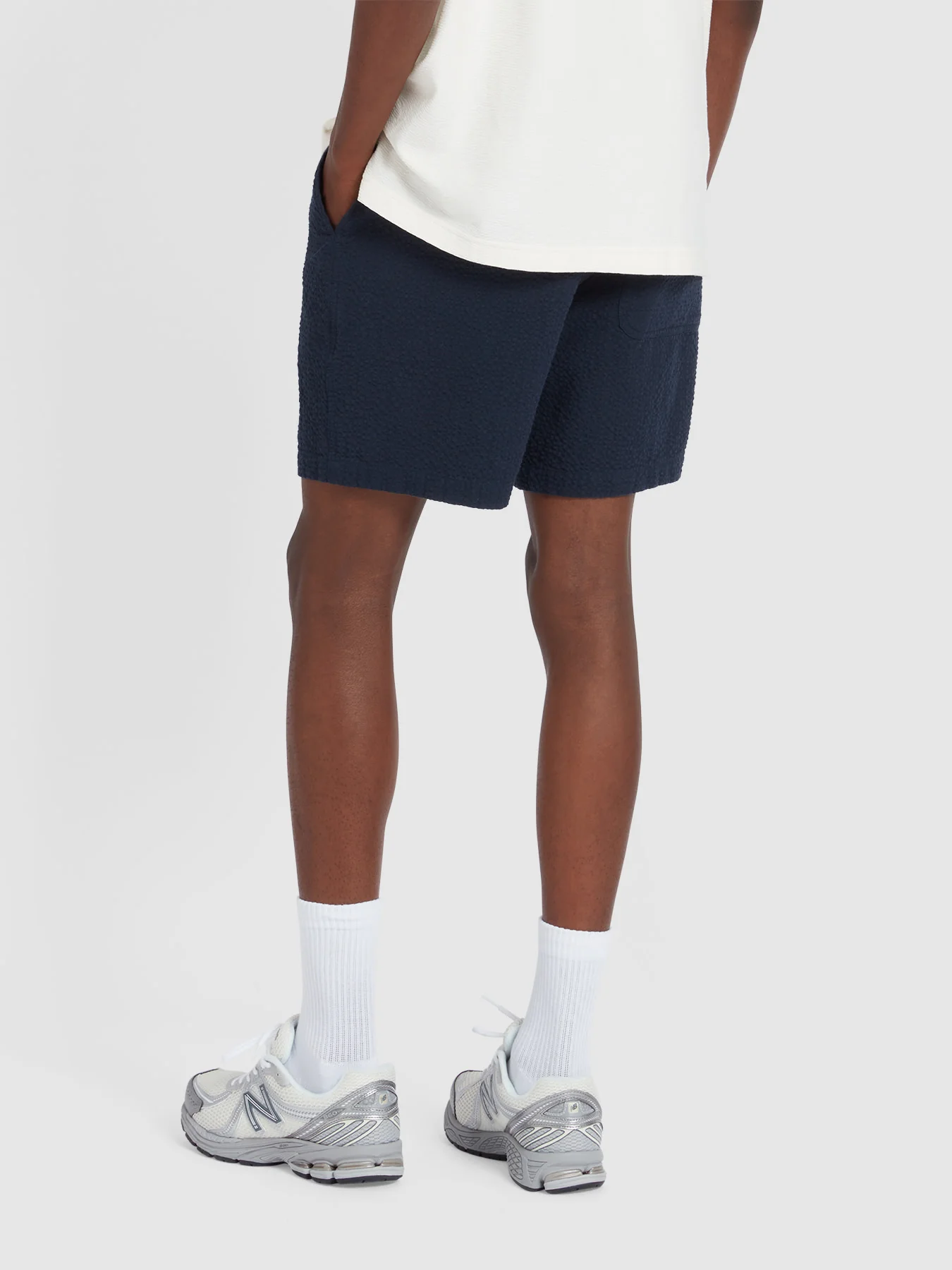 Redwald Seersucker Shorts In True Navy - Image 3
