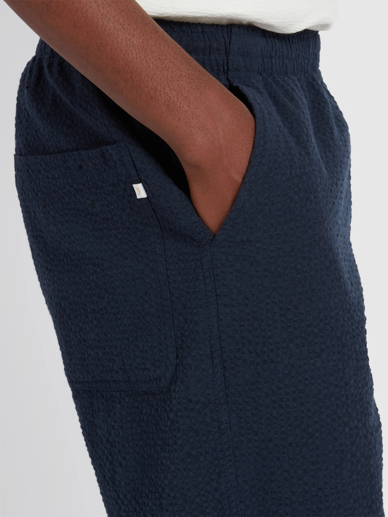Redwald Seersucker Shorts In True Navy - Image 4