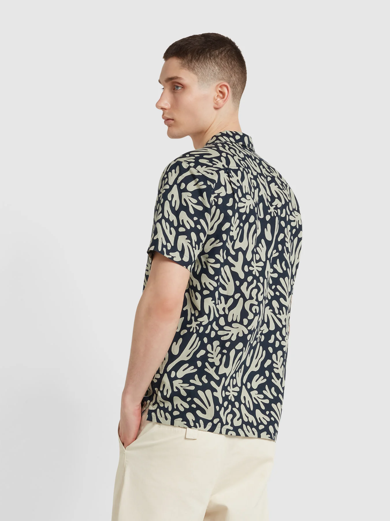 Saunders Short Sleeve Revere Print Shirt In True Navy - Image 3