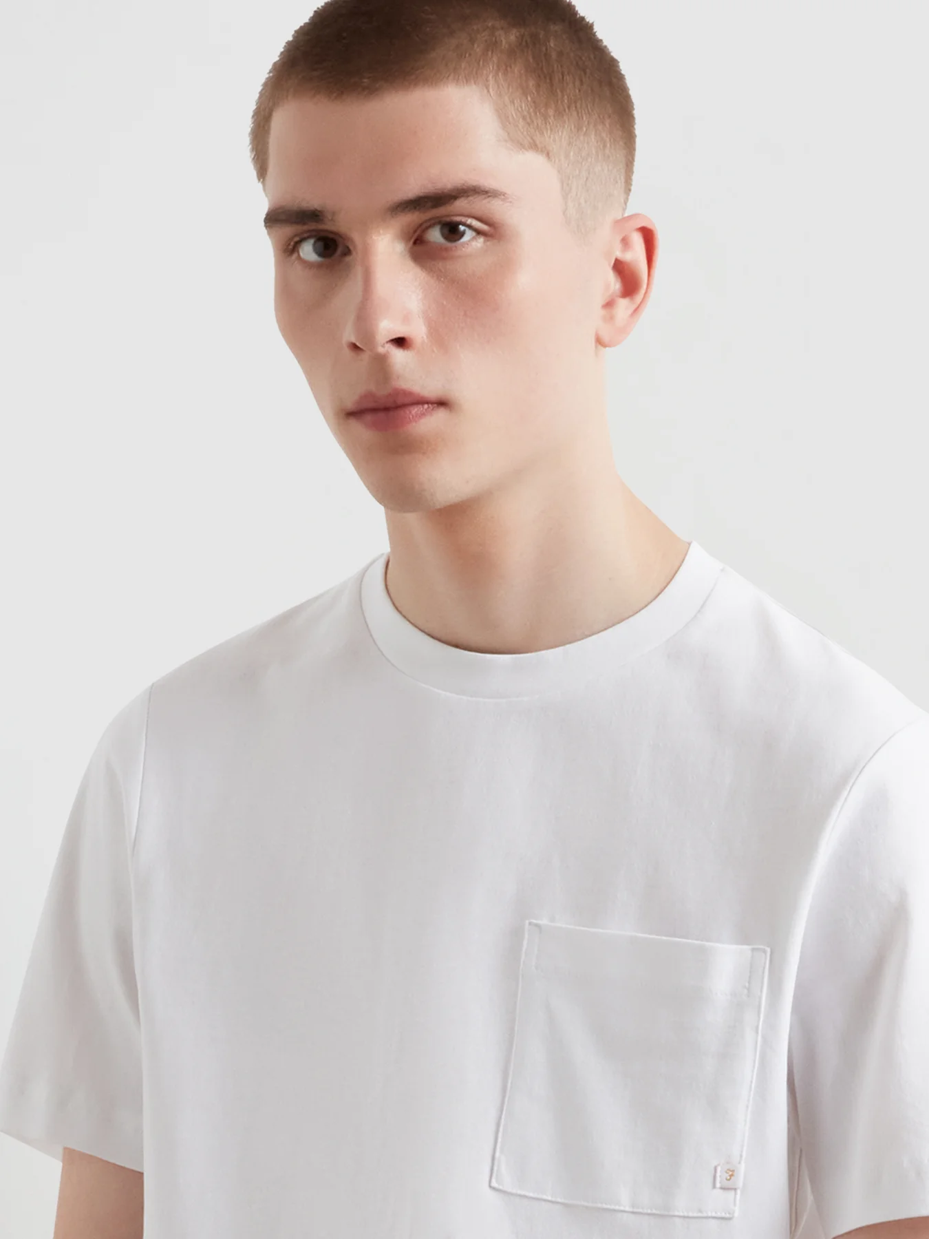 Stacy Pocket T-Shirt In White - Image 4
