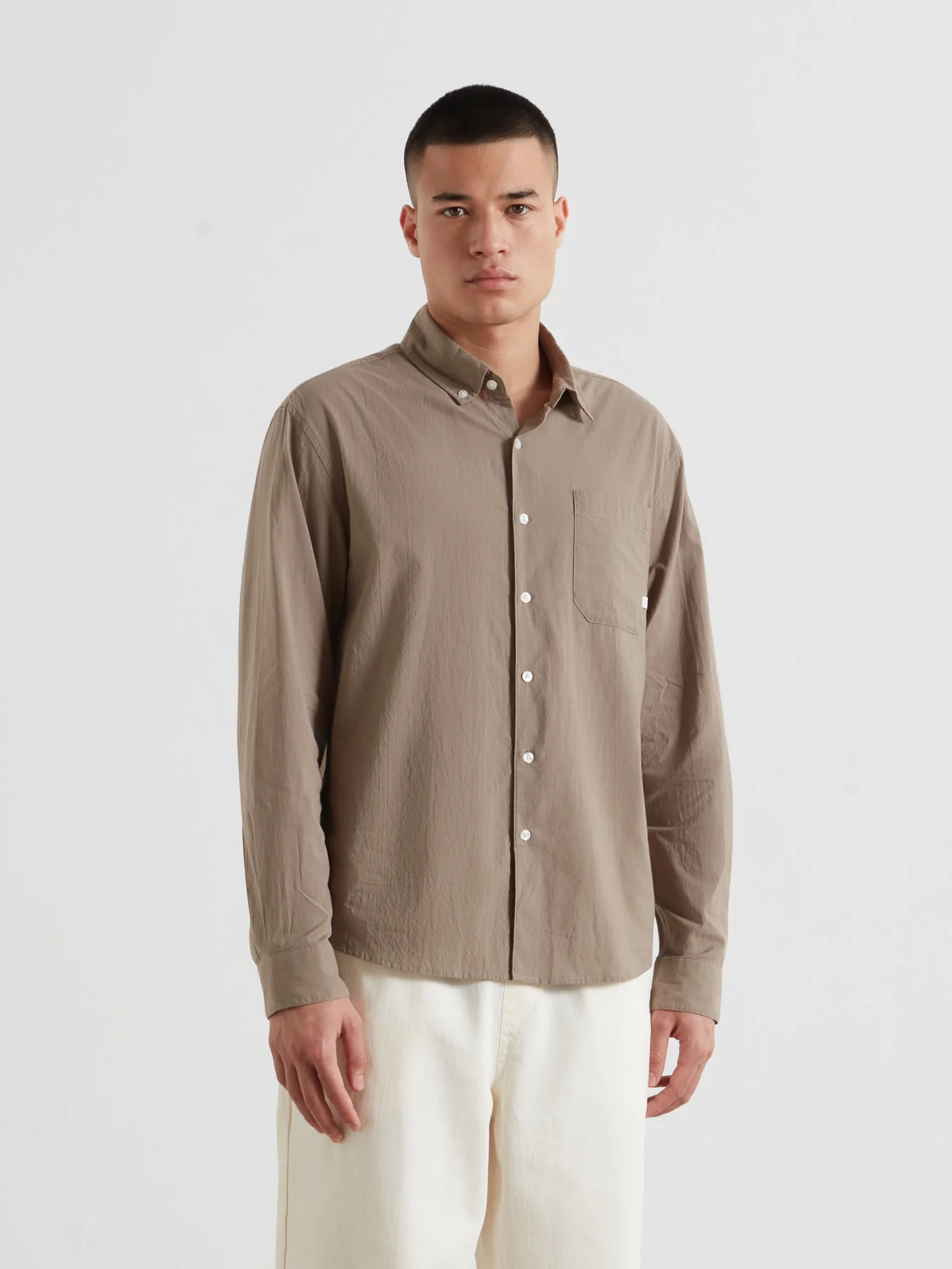 Stanford Poplin Shirt In Stone Grey - Image 2